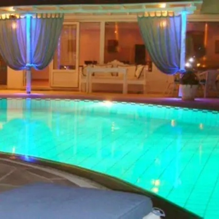 Giannoulaki فندق