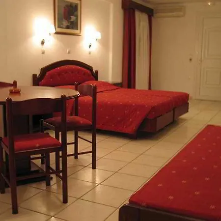 Giannoulaki فندق 4*