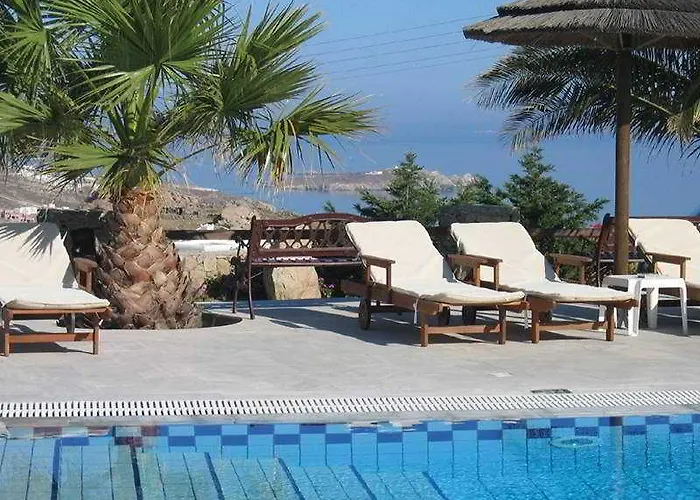 מלון Giannoulaki 4*